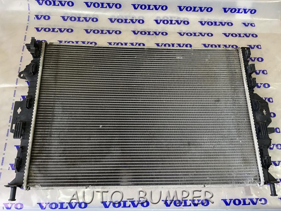 Ford / Volvo Радиатор охлаждения двигателя 8MK376787-121, 36002414